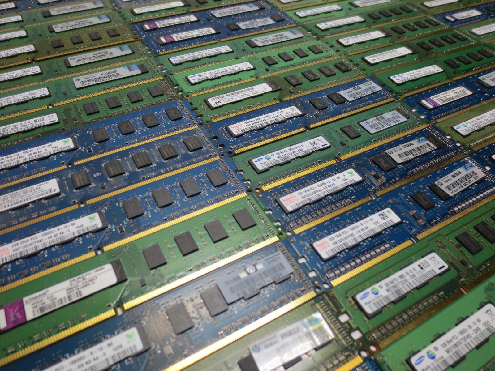 Lot of 60 2GB PC3-10600U UDIMM PC Desktop Memory RAM Mixed Brands Mixed Ranks