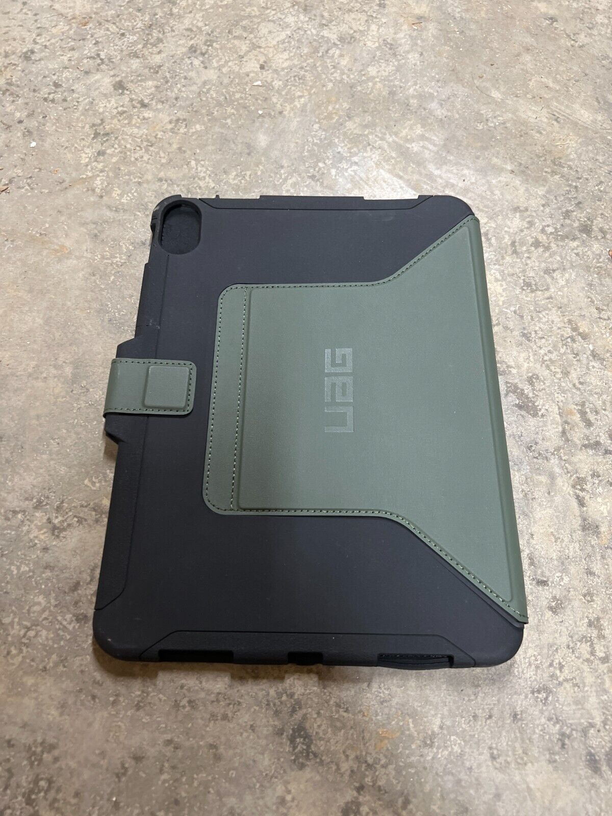 UAG Scout Folio Case for iPad 10.9” 10th Gen 2022 Black Olive No Packaging
