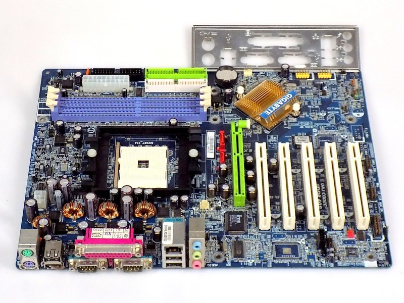Gigabyte GA-K8NS 1.0 Socket 754 ATX Motherboard DDR AGP PCI SATA IDE Retro Board