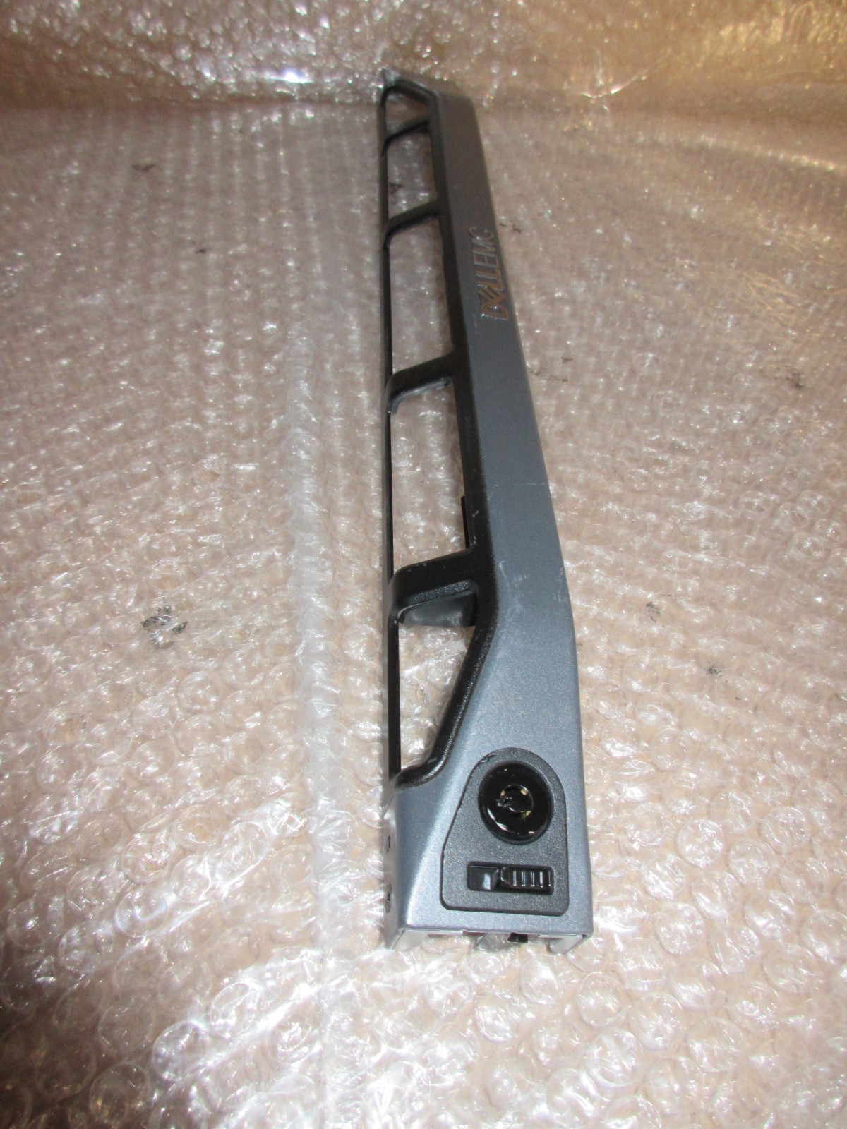 Dell EMC Poweredge 1U R630 Front Bezel with key FTMDX