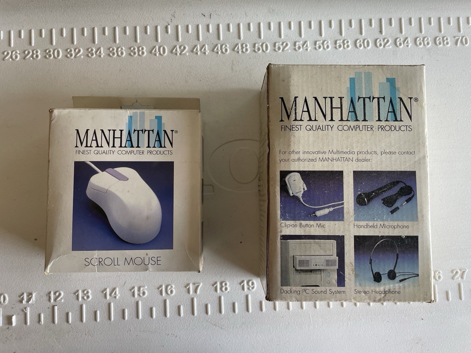 VINTAGE Manhattan Stereo Speakers BEIGE Retro PC Desktop Computer 90s NIB