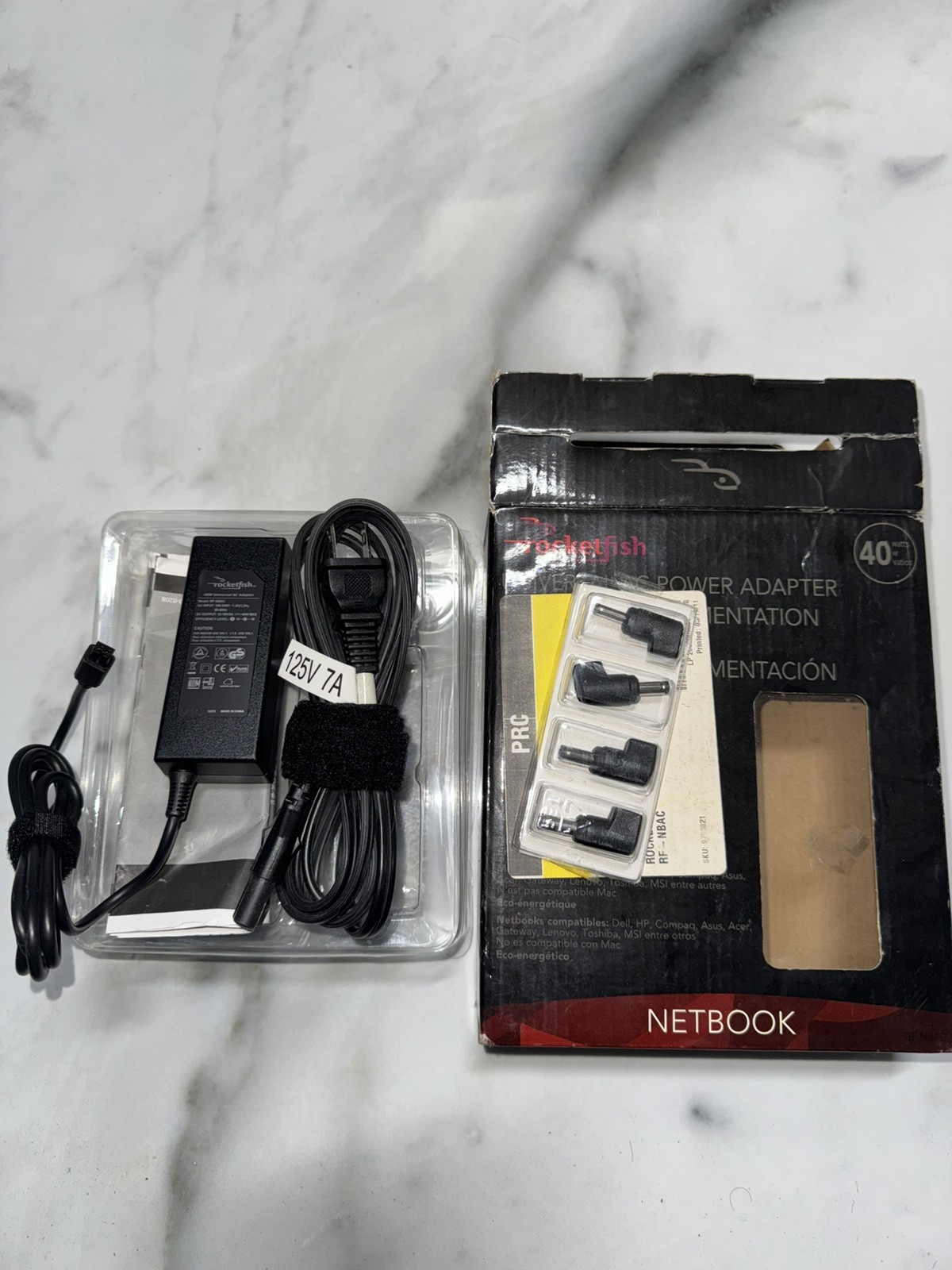 Rocketfish RF-NBAC 40W Universal AC Netbook Laptop Charger Power Adapter -4 Tips