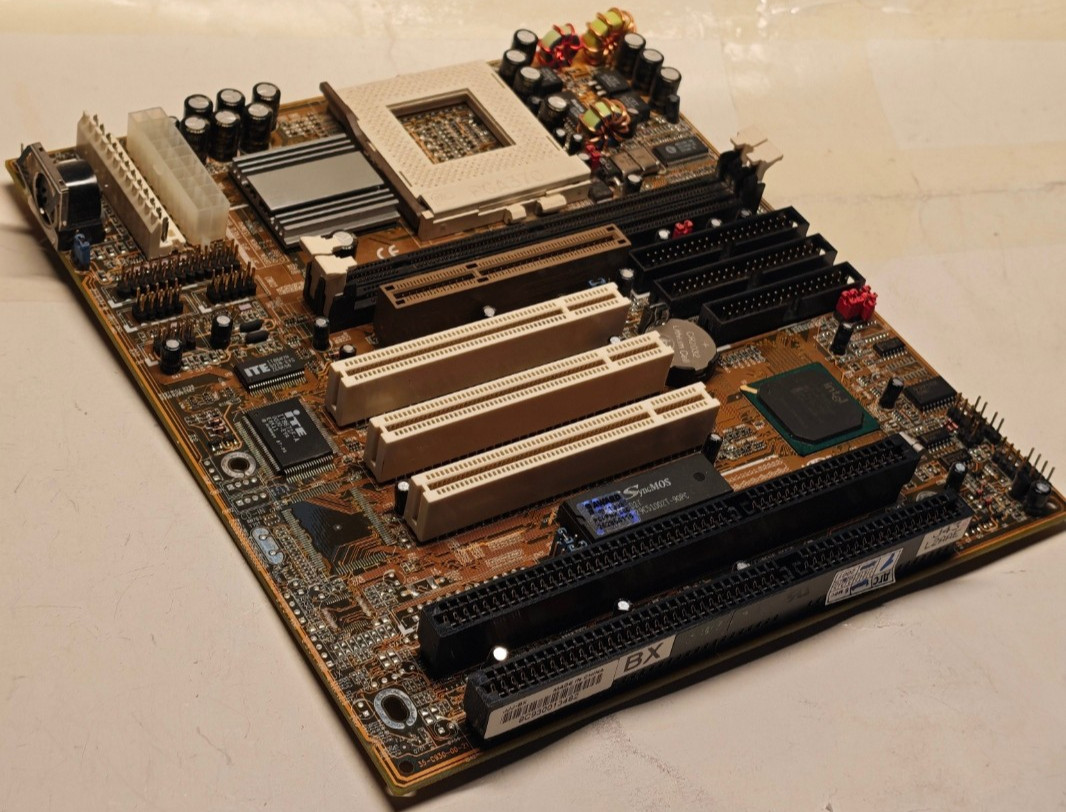 Socket 370 PCPartner BXBS3-C930 *Coppermine* Motherboard (440BX) + CPU & 128 MB