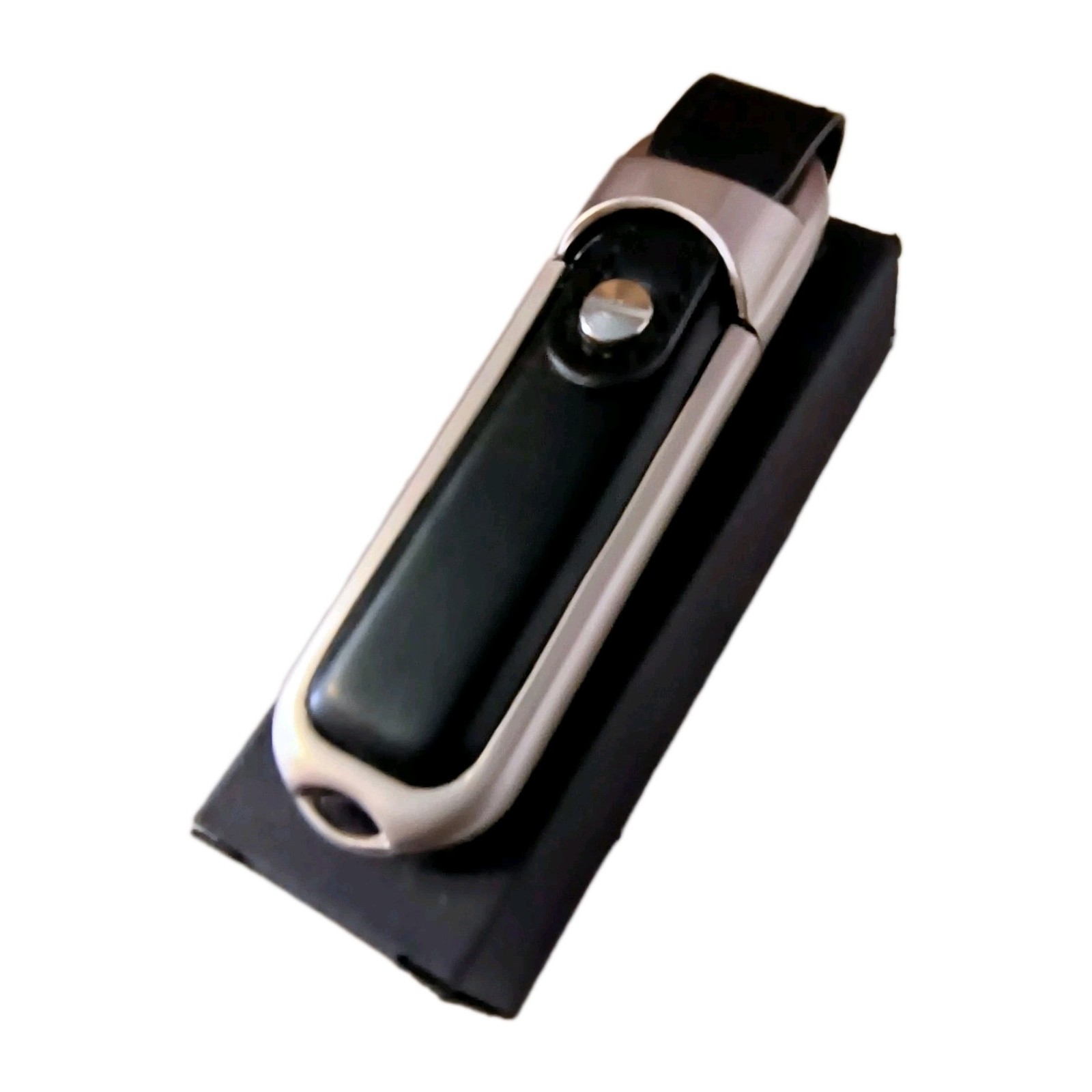 Black Leather Metal Trim Keychain Lightweight Pulse Secure USB Flash Drive 4GB