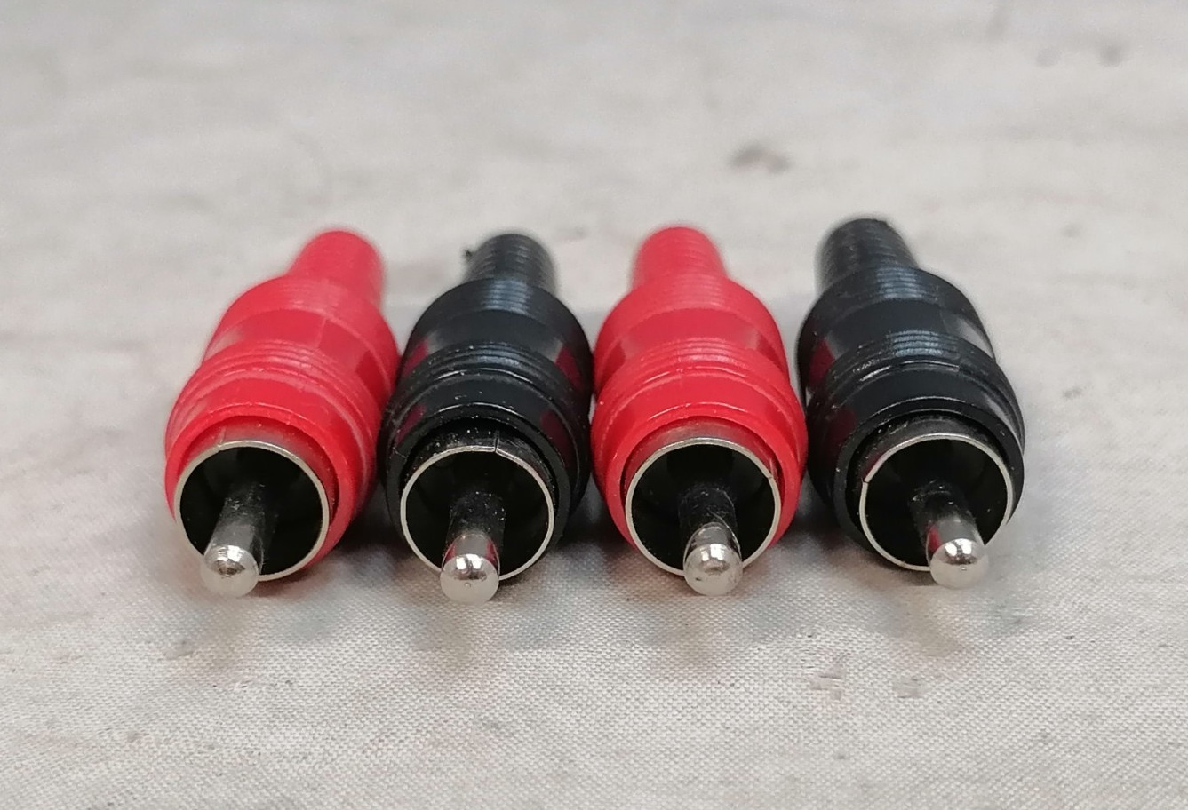 4 RCA Male Ends