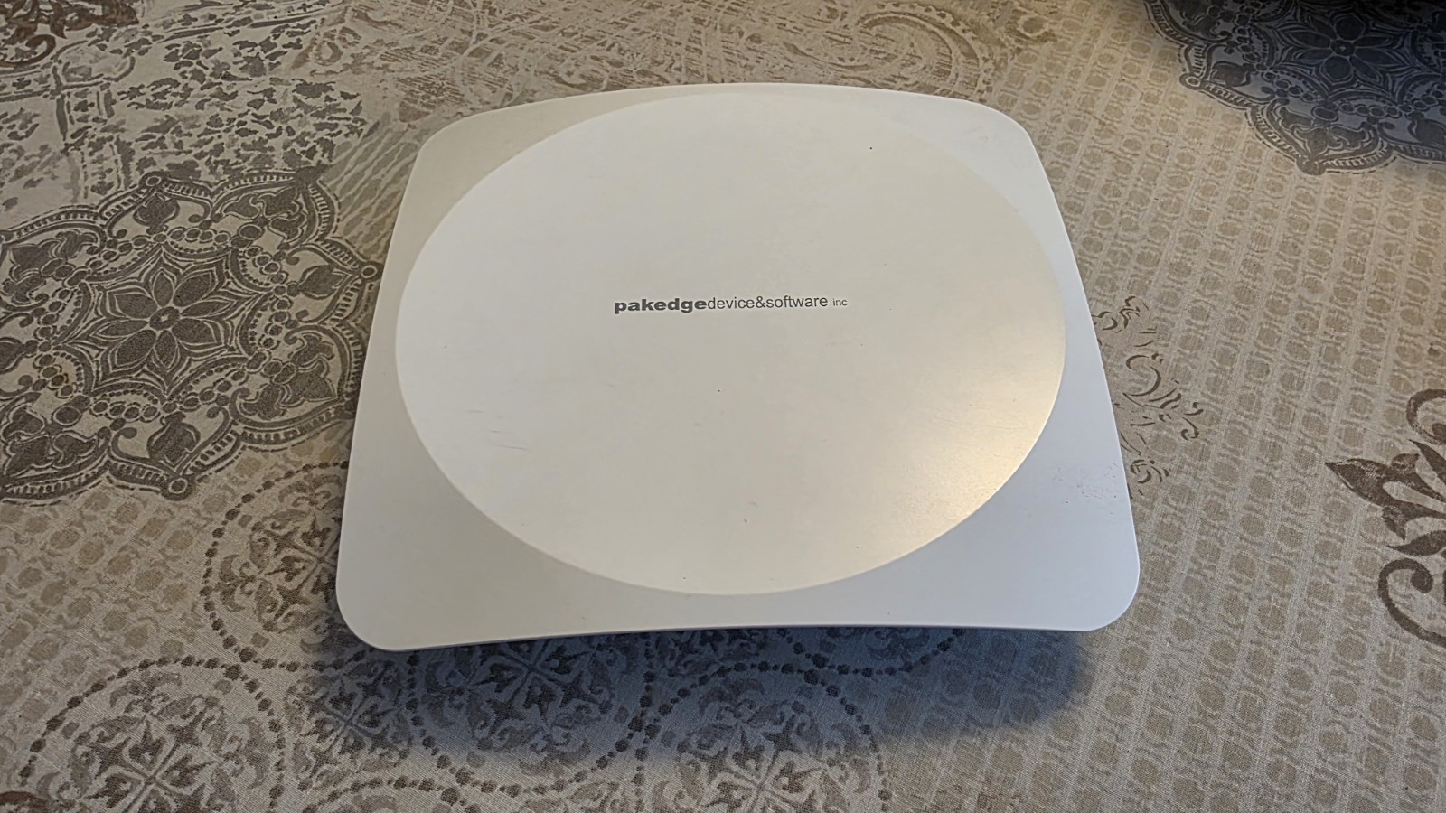 Pakedge WK-1 Indoor Wireless Access Point Dual Band ***MAKE AN OFFER***
