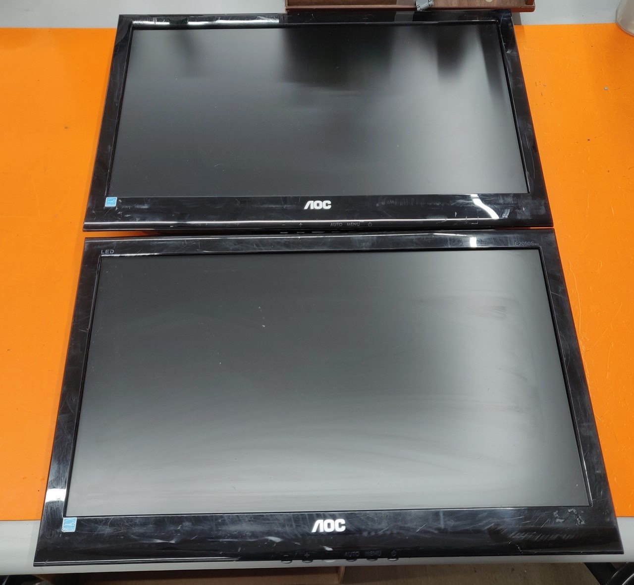 ⭐️⭐️⭐️⭐️⭐️ *Set of 2* AOC E2050Swd 20" LED Widescreen Monitors - No Stand/Cables
