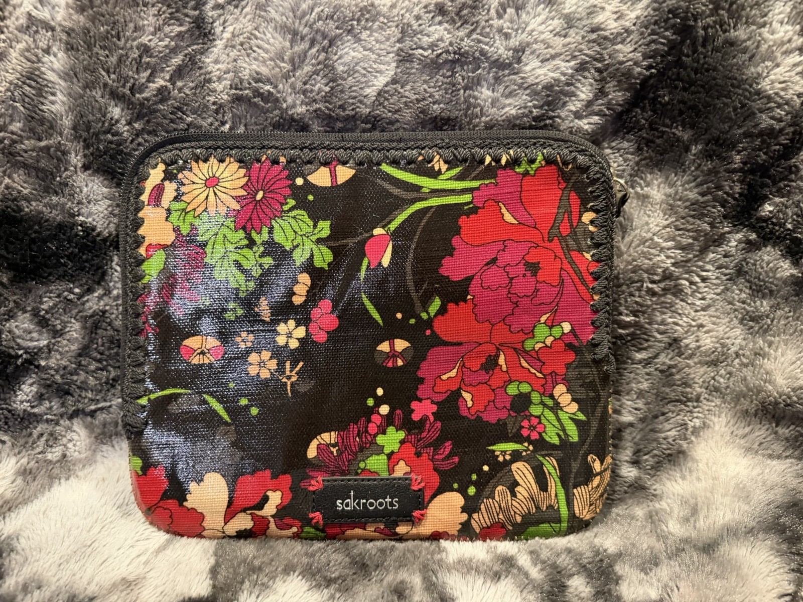 SAKROOTS ARTIST CIRCLE BLACK MULTI COLOR FLOWER POWER IPAD NETBOOK TABLET CASE 