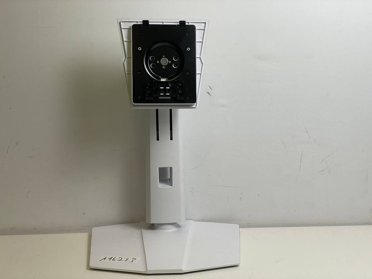 Stand for MSI MAG 272QPW Monitor