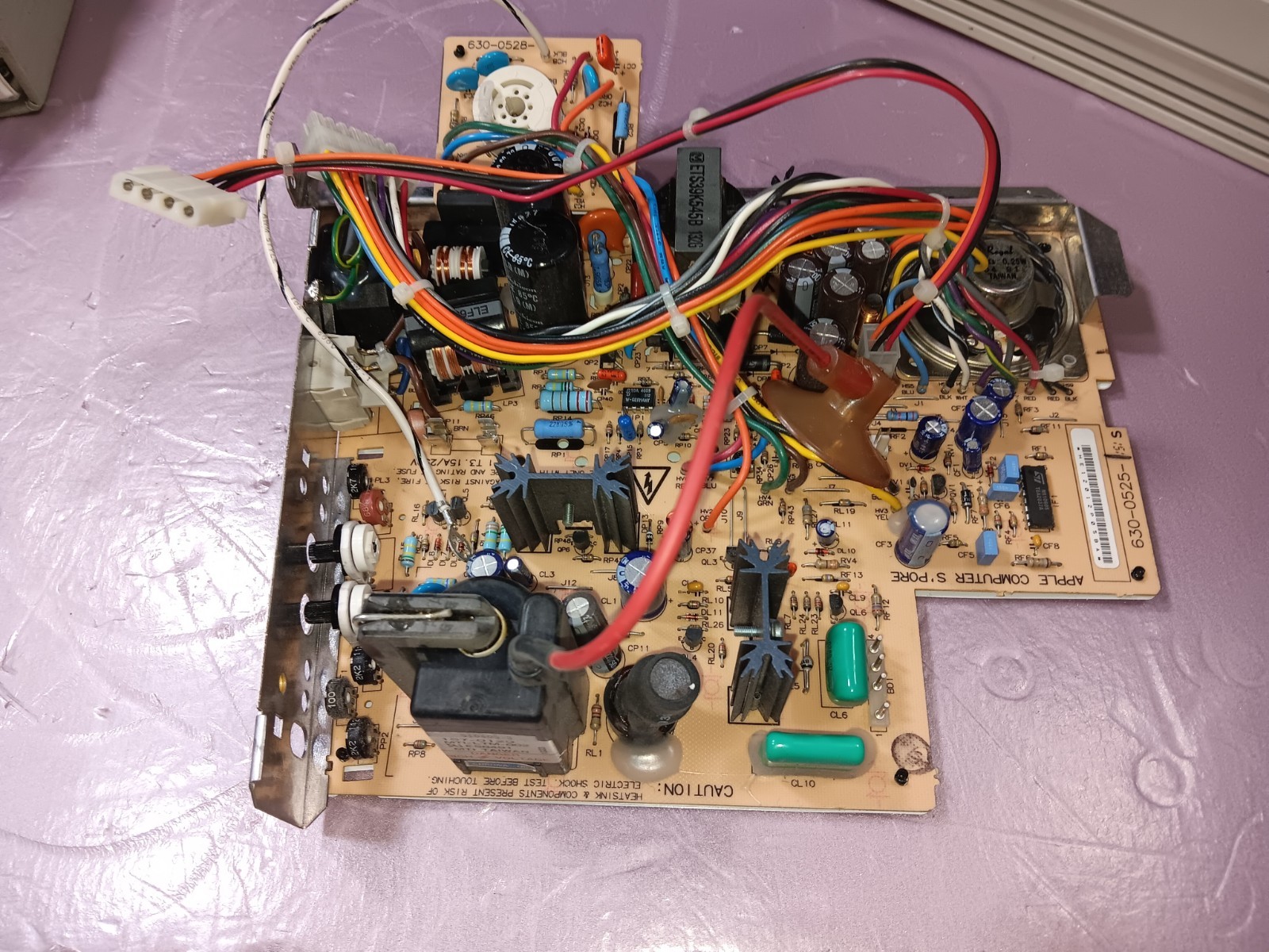 Apple Macintosh Classic M1420 EXACT DEFECTIVE DONOR 630-0525-5-PSU-CRACKLES-SEE