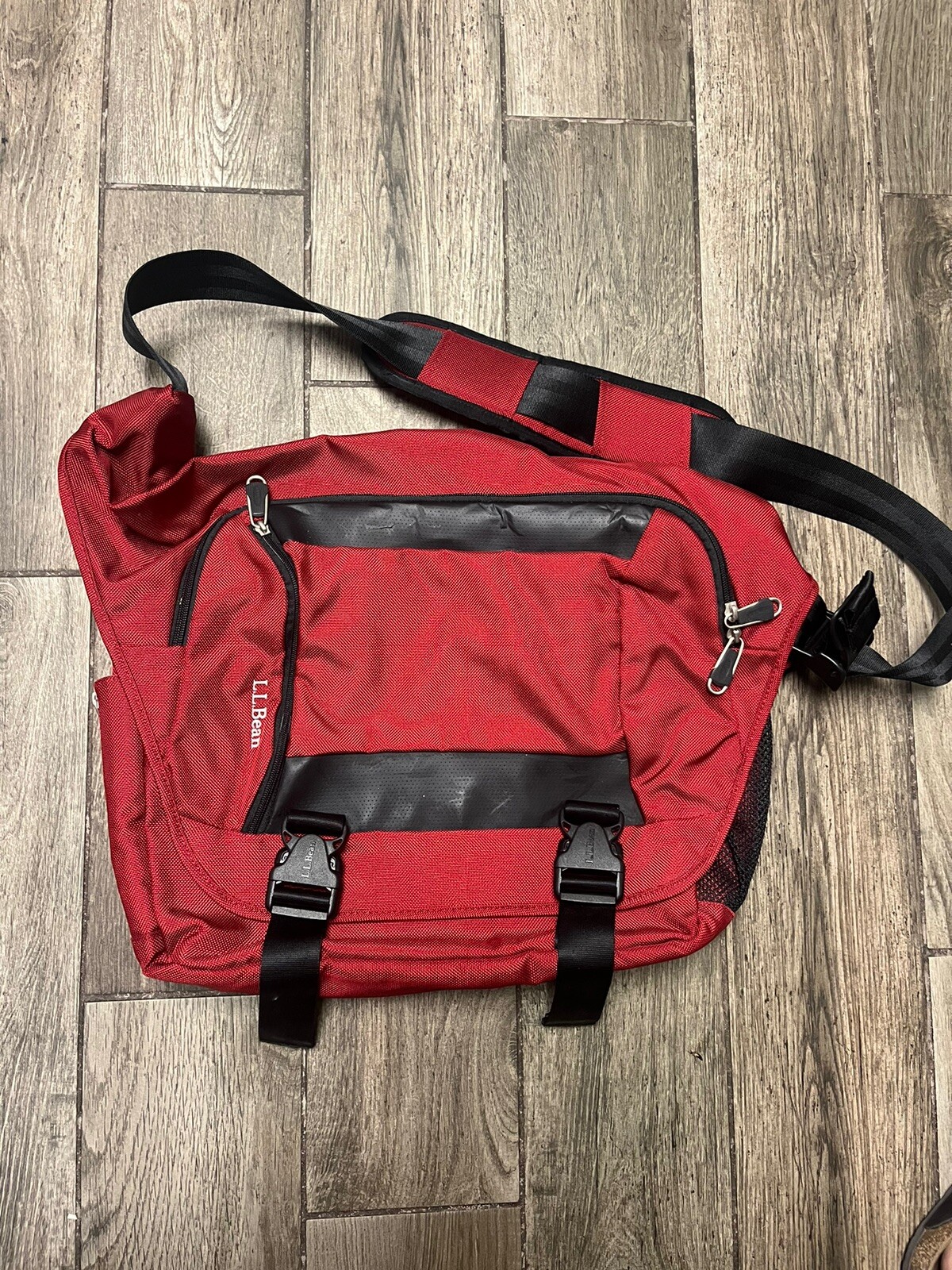 LL Bean Red Shoulder Strap Laptop Computer Messenger 5-Pocket Carry on Bag 17"