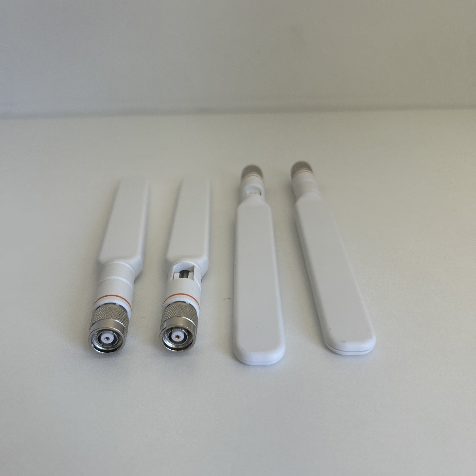 Cisco Lot of 4 AIR-ANT2524DW-R Aironet Dual-band Dipole Antenna