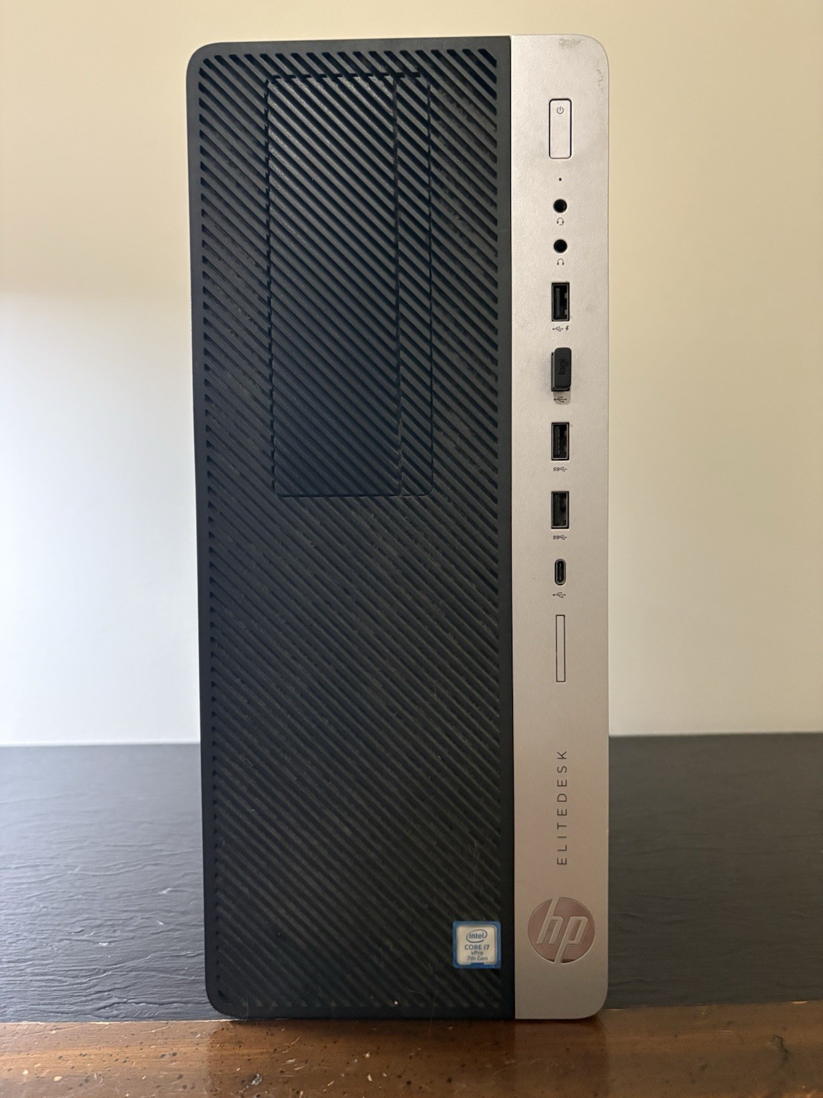 HP EliteDesk 800 Gaming Desktop Computer GTX 1080, i7 7700, 32 GB RAM/Disc Drive