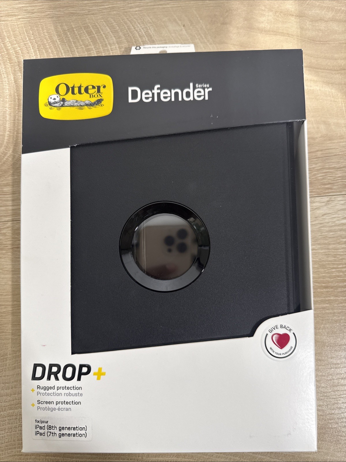 OTTERBOX  Defender Series Hybrid Case for iPad 7th & 8th Generation -NEW IN BOX