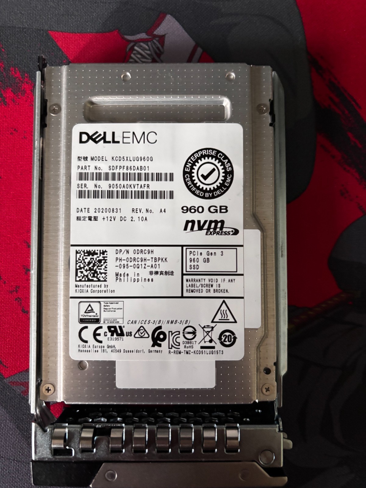 DELL EMC 2.5" NVMe 960GB PCIe Gen 3 SSD KCD5XLUG960G  Lightly Used