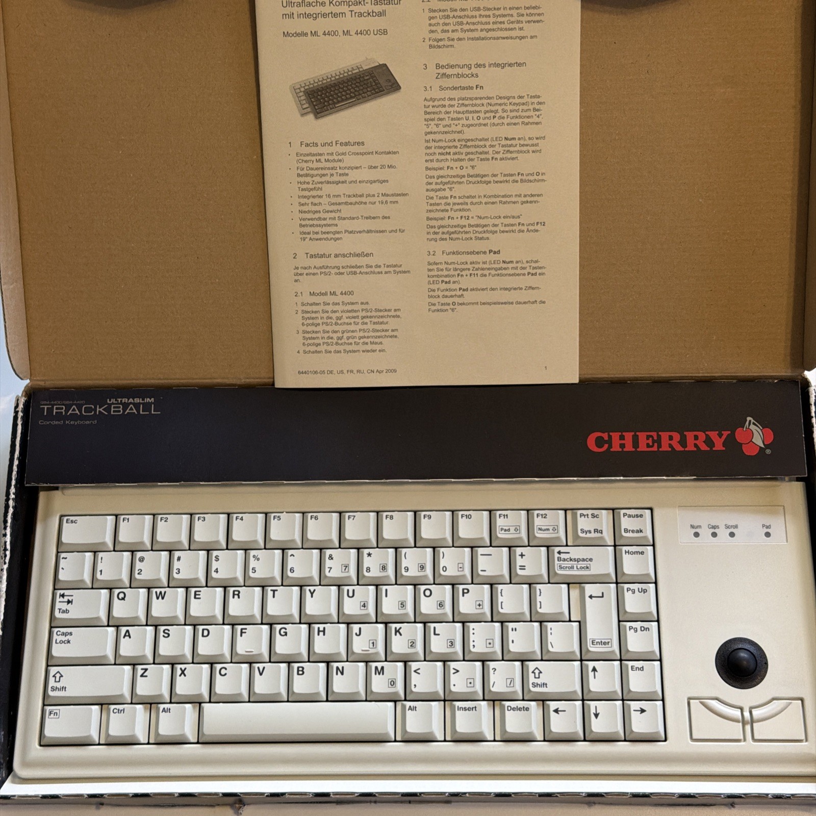 NEW CHERRY USB TRACKBALL KEYBOARD COMPUTER PC G84-4400PUBUS-0