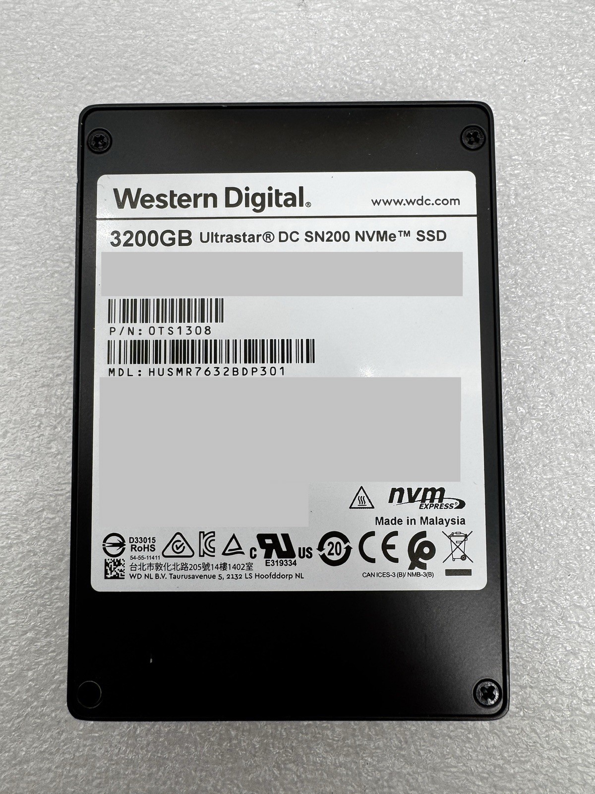 HGST/Western Digital Ultrastar SN200 3.2TB NVMe SSD HUSMR7632BDP301 (97-100%)