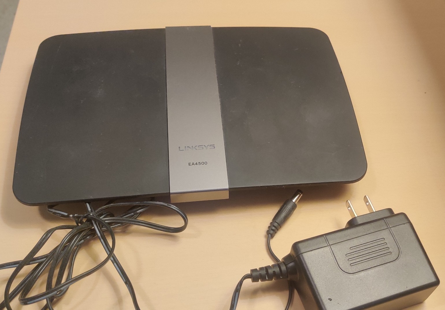 Cisco LINKSYS EA4500 Wi-Fi Home Base Dual-Band N900 Router Gigabit & USB