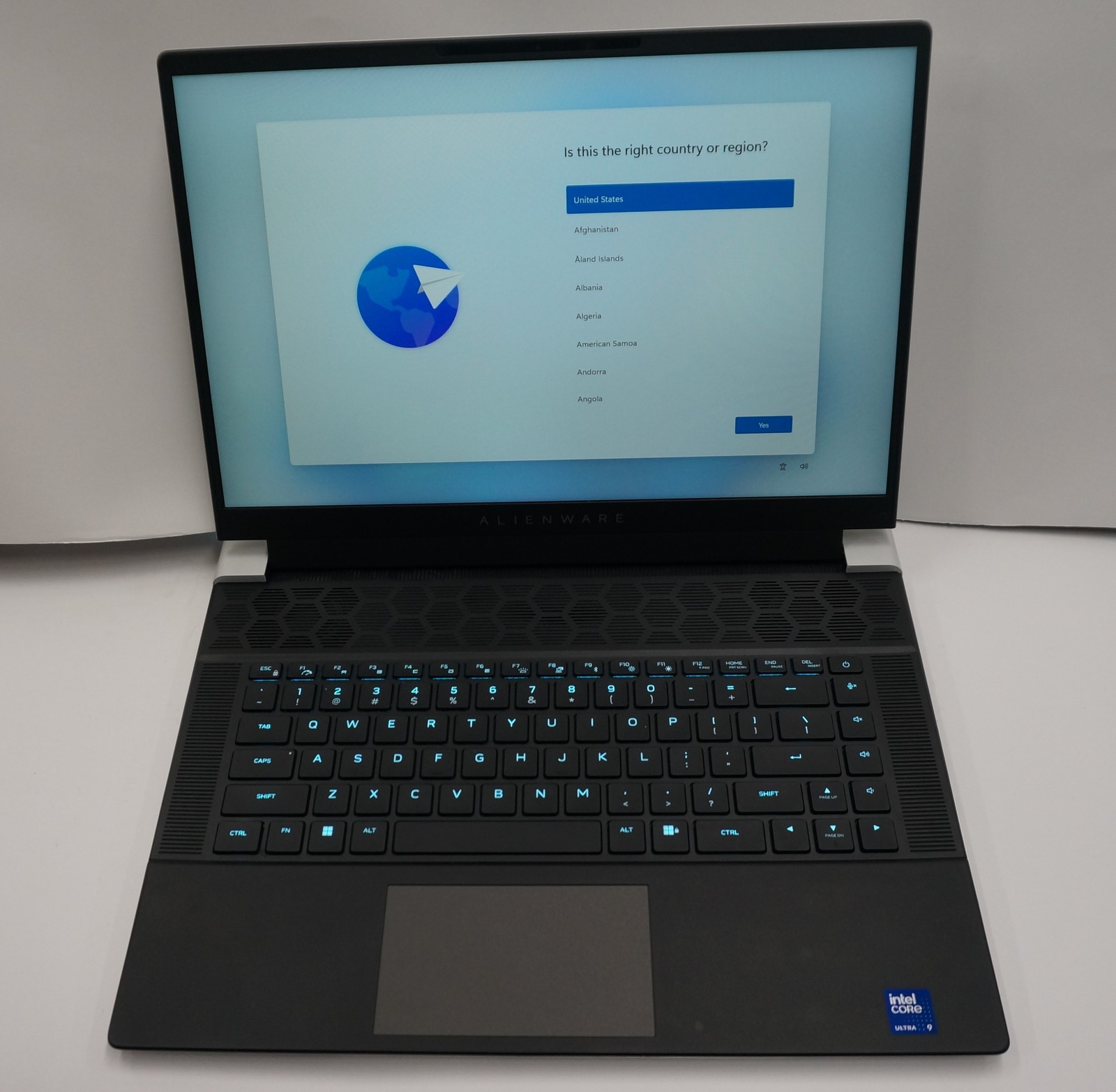 Dell Alienware X16 R2 Gaming Laptop - Intel Core Ultra 9 185H AW16R2-9978SLV-PUS