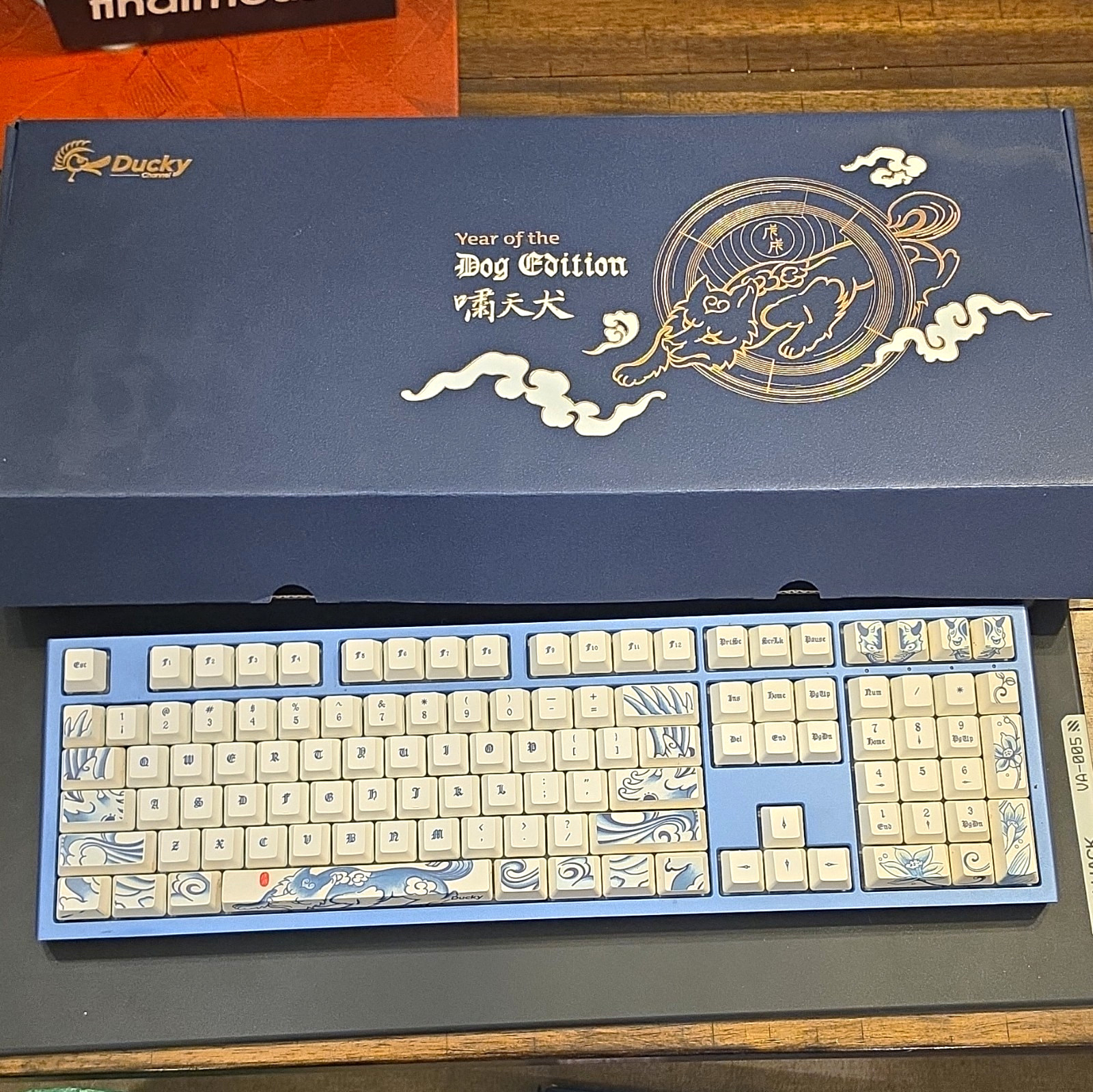 Ducky Year of the Dog Edition #64/2018 Keyboard Blue/White W/brown Switches