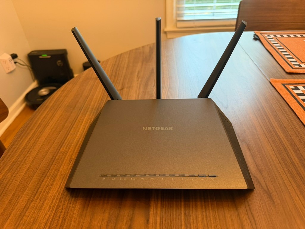 NETGEAR Nighthawk R7000 AC1900 Dual Band WiFi Router Bundle w/ Power Adapter