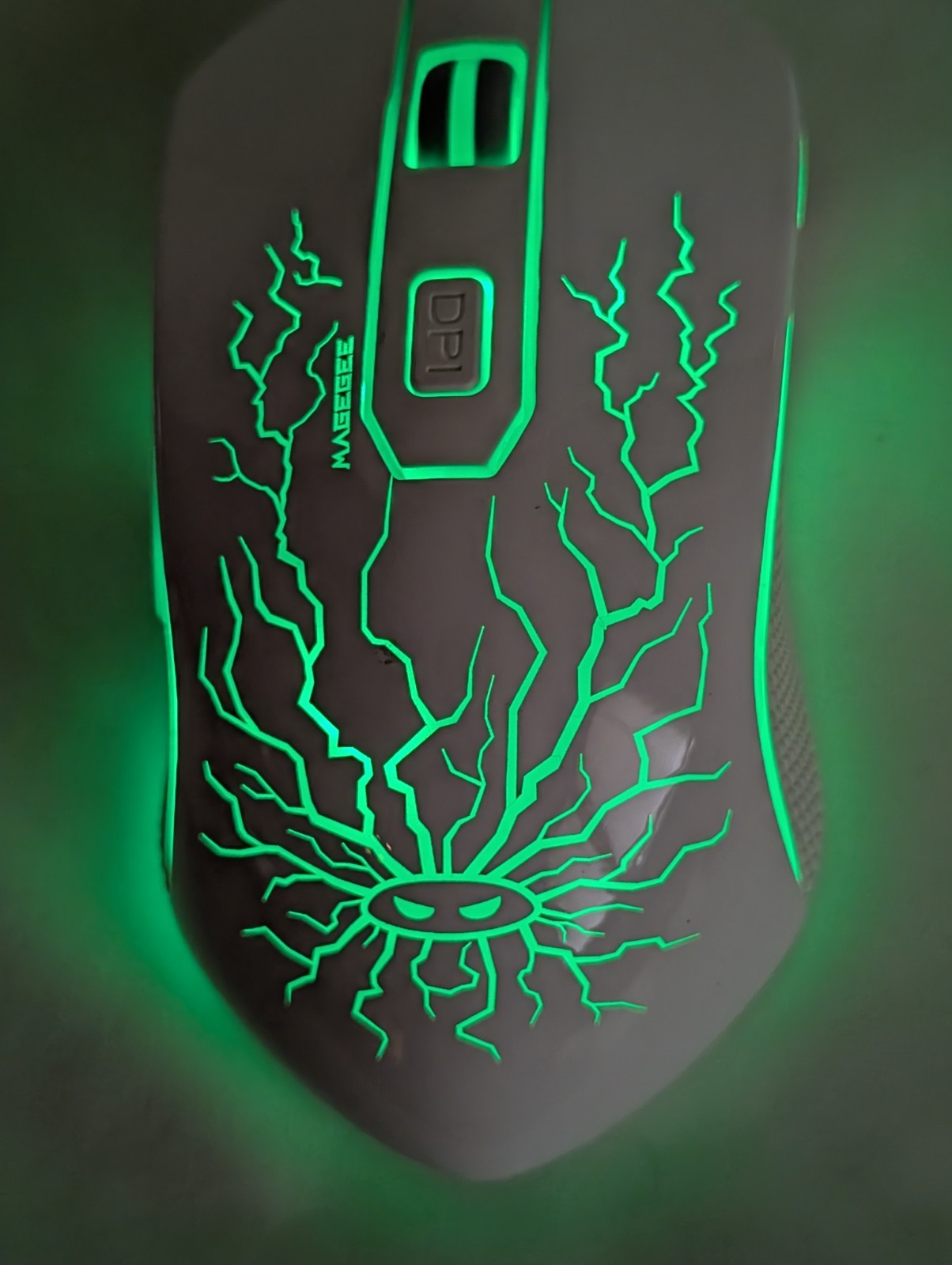 MAGEGEE Light Up Gaming Mouse G6S Working Condition Flashes Different Colors