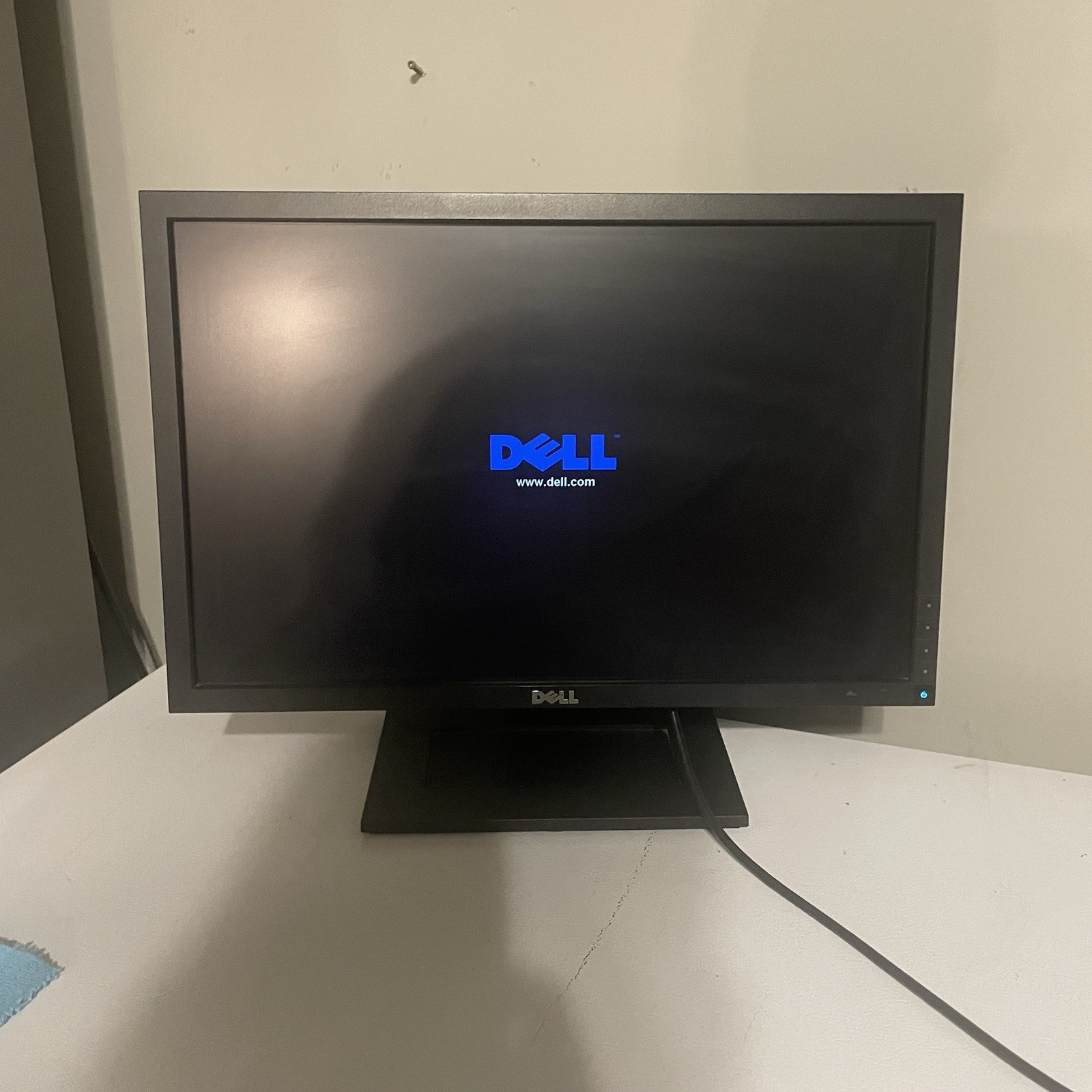 Dell E2210f 22" 1680x1050 60Hz Widescreen LCD Monitor w/ Power Cord