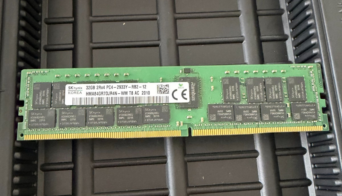 Hynix 32GB 2Rx4 PC4-2933Y DDR4 Server Memory HMA84GR7DJR4N-WM