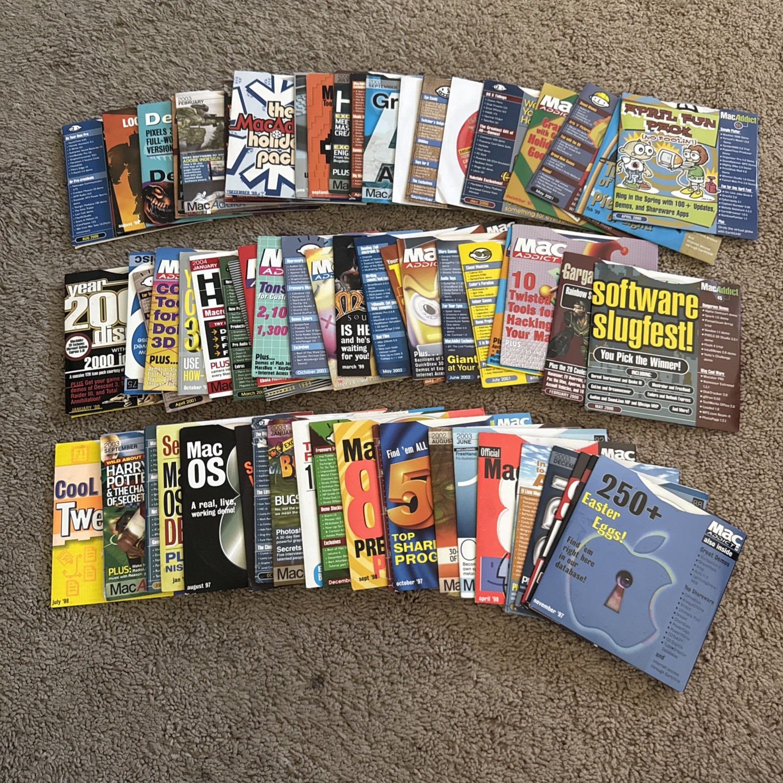 Huge Lot 71 Mac Addict CD Rom Discs 1-100 Vintage 1996-2004 Game Demos UNTESTED