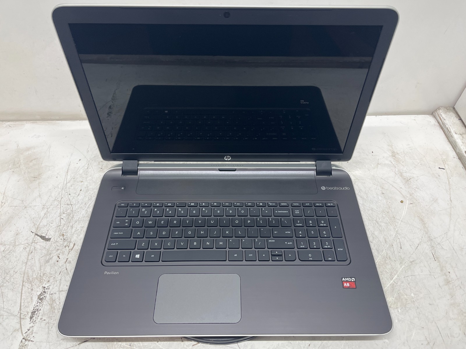 HP Pavilion 17-F001DX AMD A8-6410 2000MHz 4 GB Windows 11 750GB No Batt