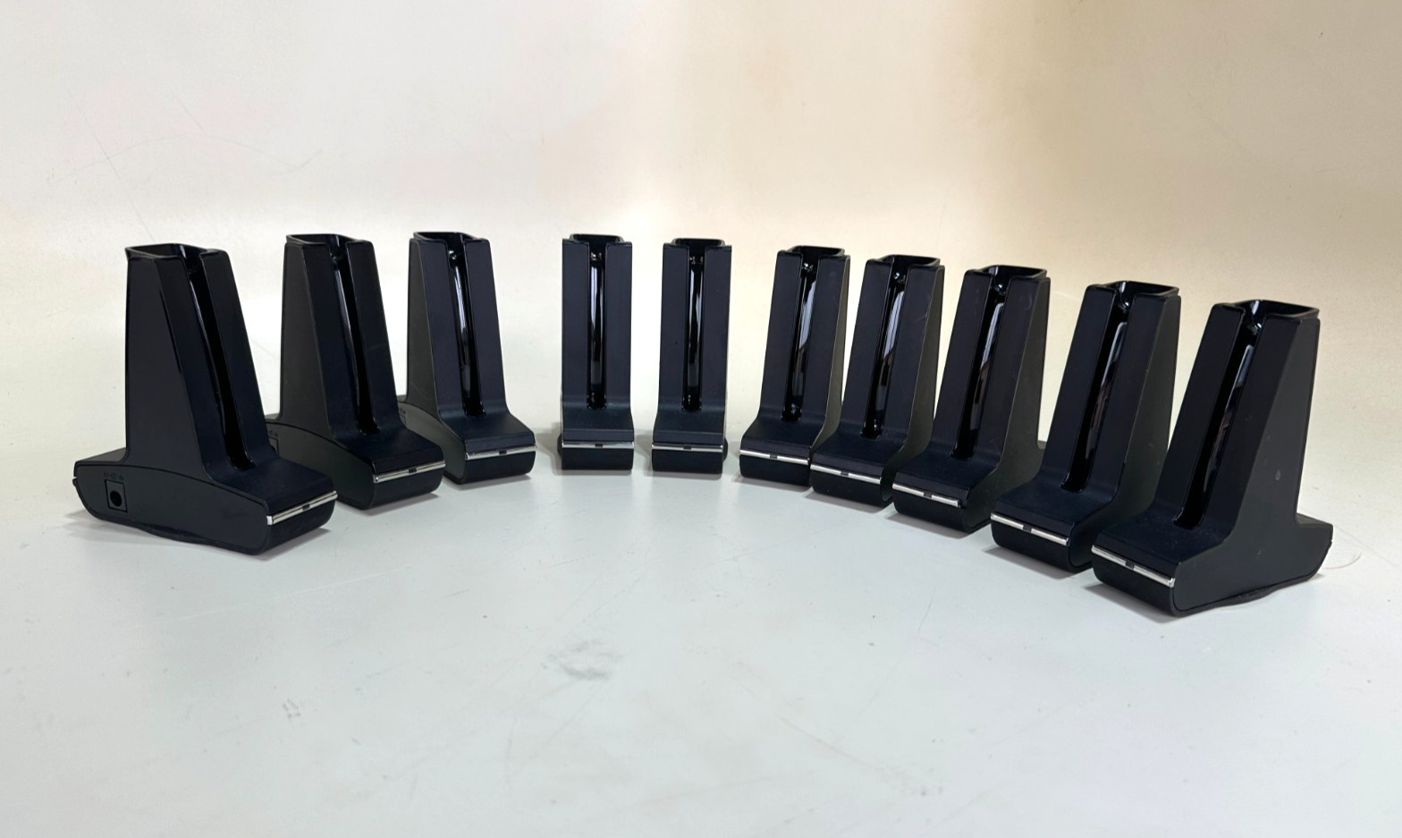 Lot (10) Plantronics SAVI Headset Mic Dock Stations Charging Bases Black - #B21