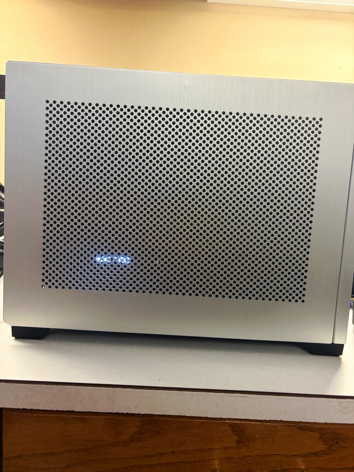 NCASE M1 Mini-ITX arc b580 PC