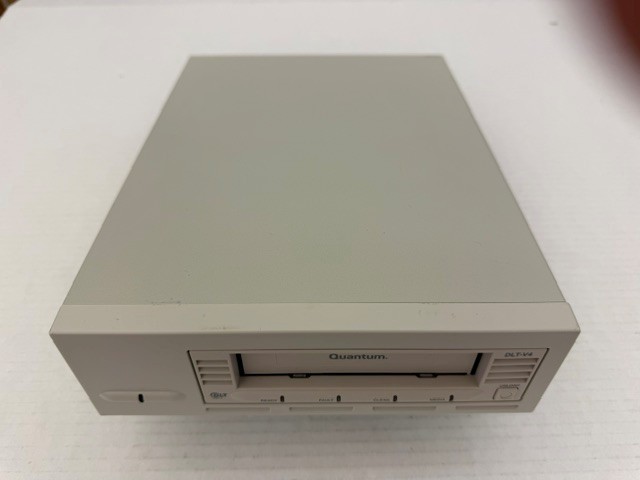 Quantum, hp, Dell DLT-V4e External  SCSI Tape Drive w/Accessories NICE