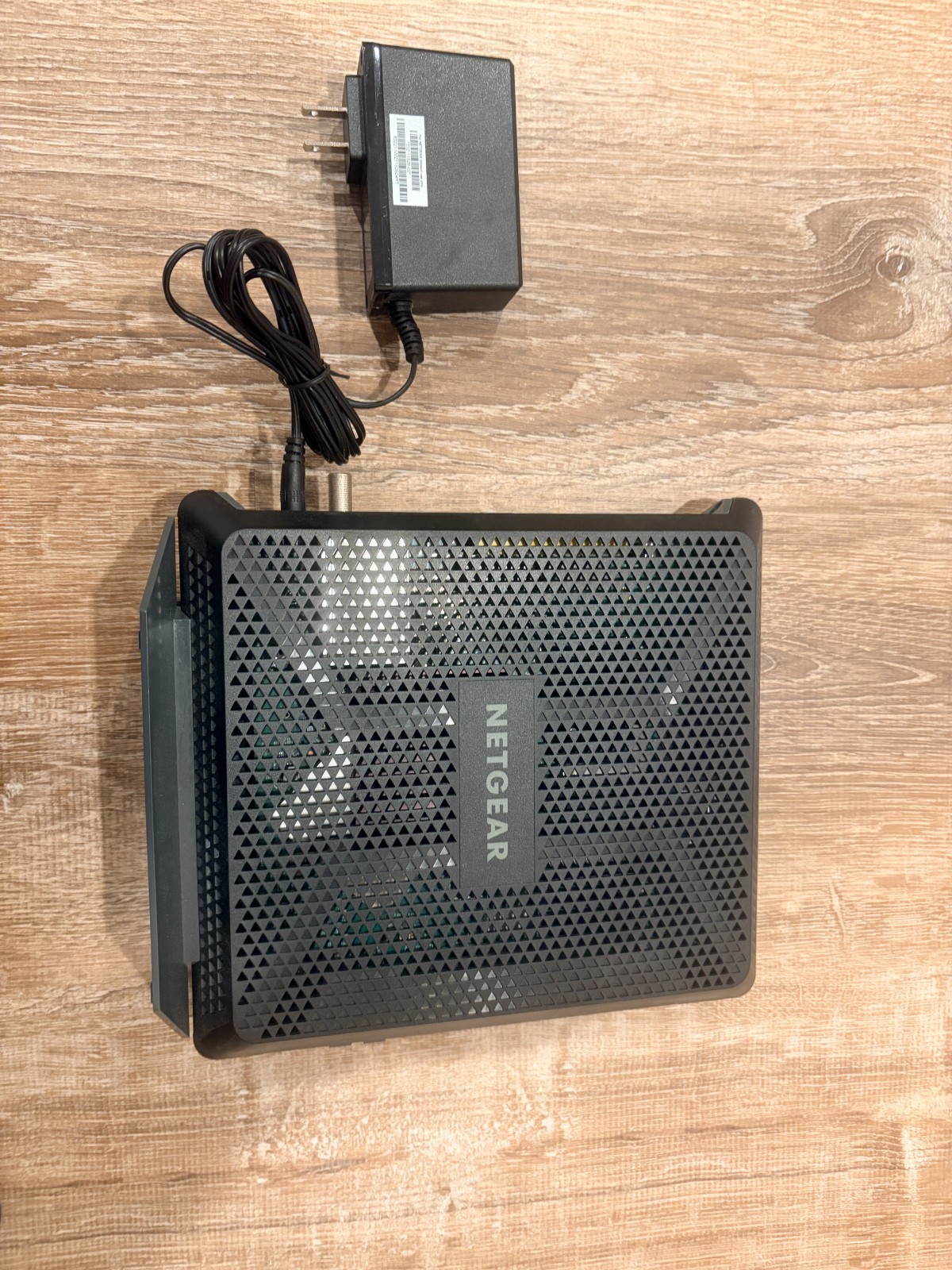 NETGEAR C7000v2 AC1900 Wi-Fi 5 Cable Modem Router W/ Power 