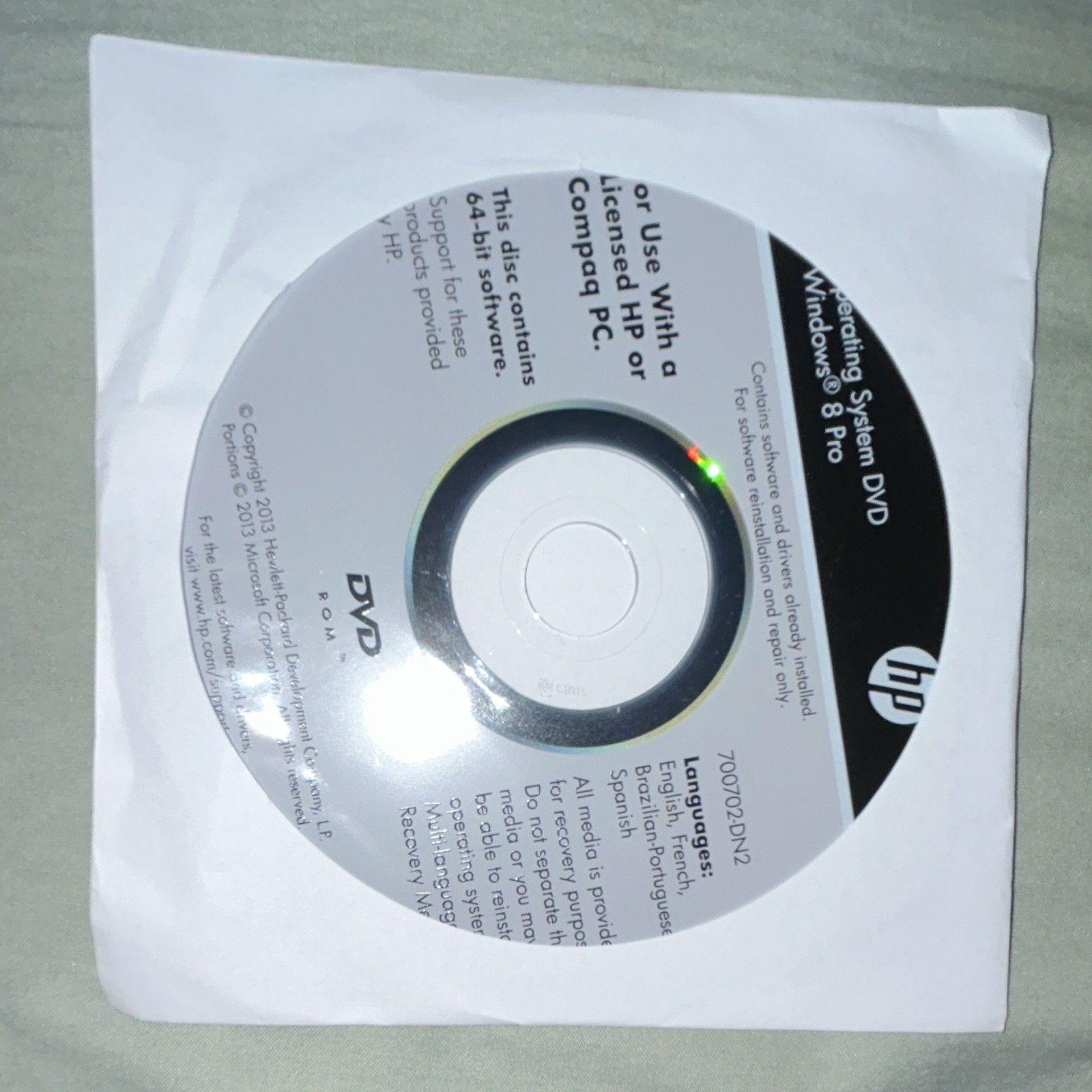 HP Windows 8 Pro 64-bit Operating System DVD Multilingual 700702-DN2