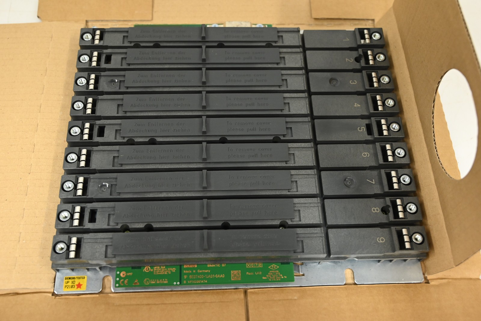 SIMATIC S7-400, rack UR2, central and distributed with 9 slots, 2 redundant PS