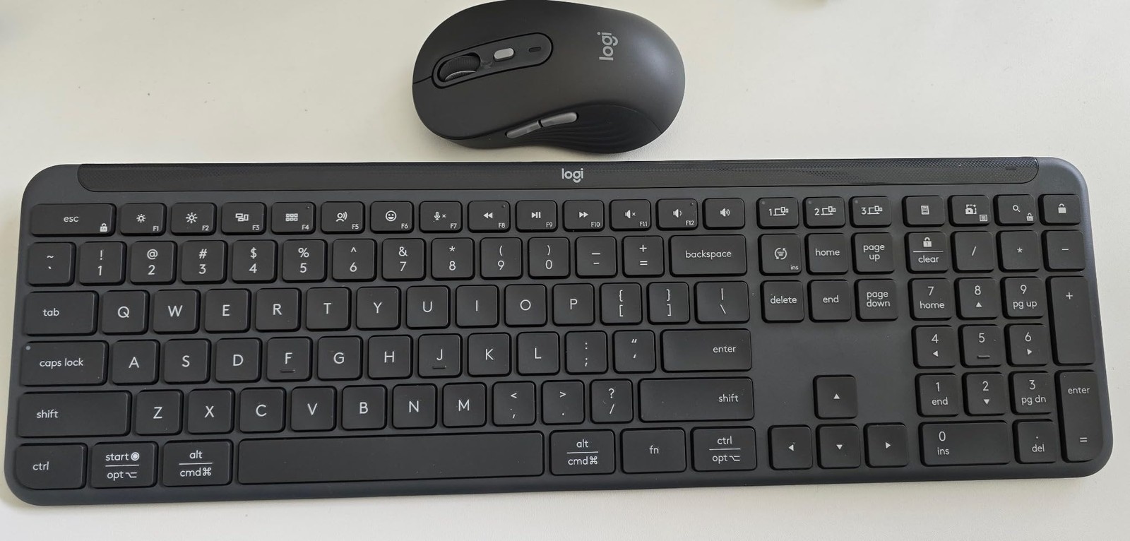 Logitech MK955 Signature Slim Wireless Keyboard & Mouse Combo Graphite