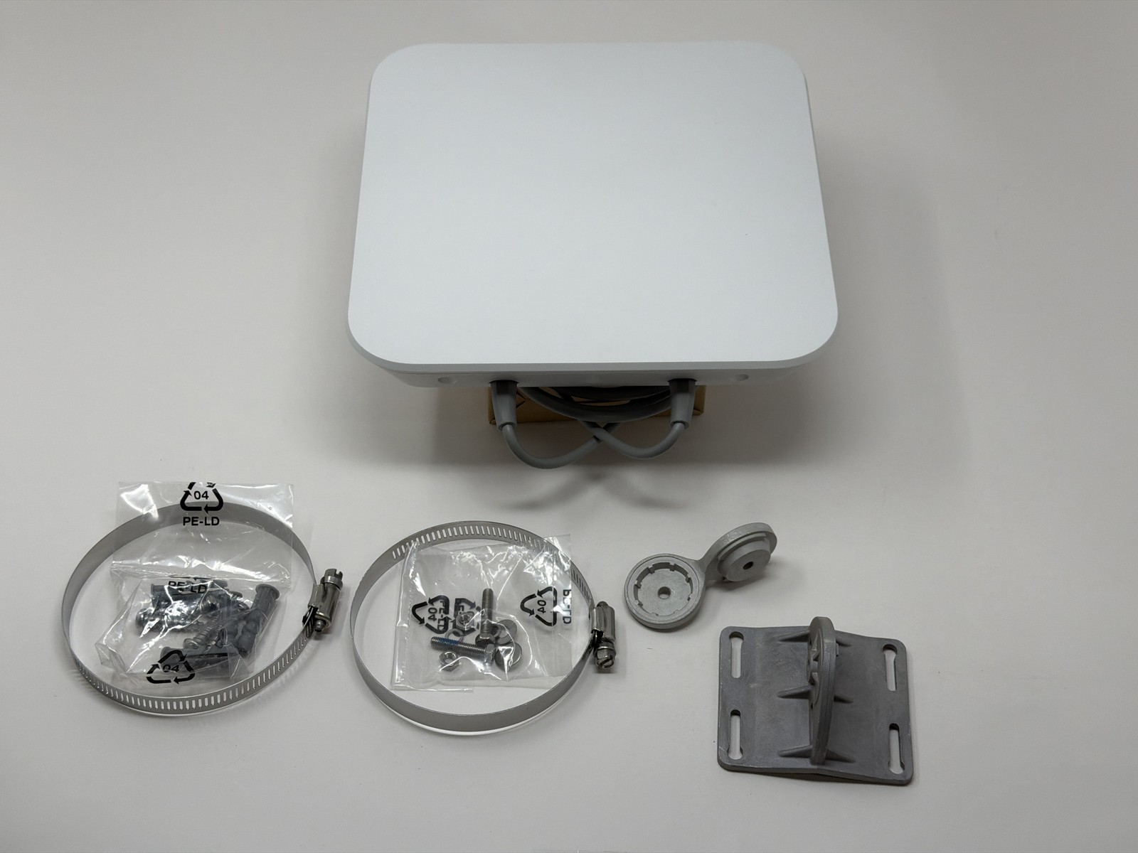 Cisco Meraki MG21E Cellular Patch Antenna MA-ANT-C1-B White Excellent