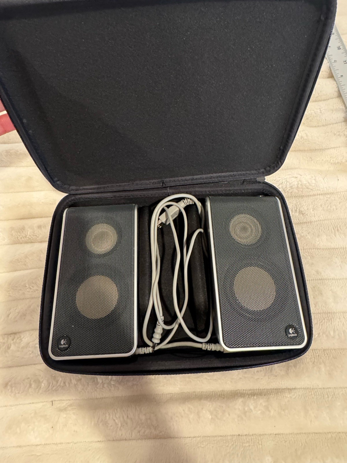 Logitech V20 USB Laptop Speakers Portable Travel Case Model S-0155A