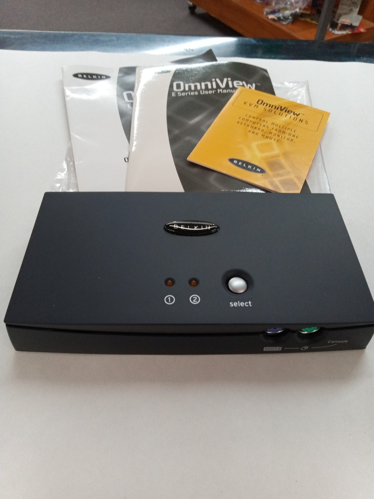 Belkin OmniView E Series 2-Port KVM Switch Model F1DB102P