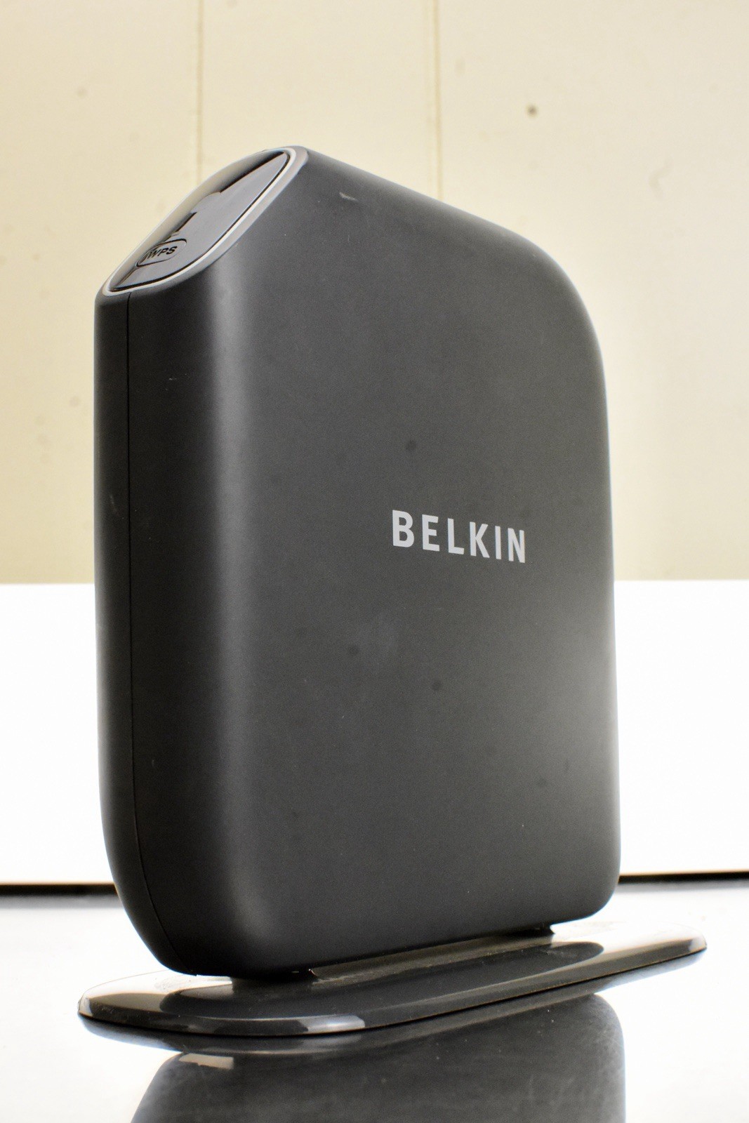 BELKIN Play N600 Wireless Dual Band N Router High Speed Gaming Video Streaming 