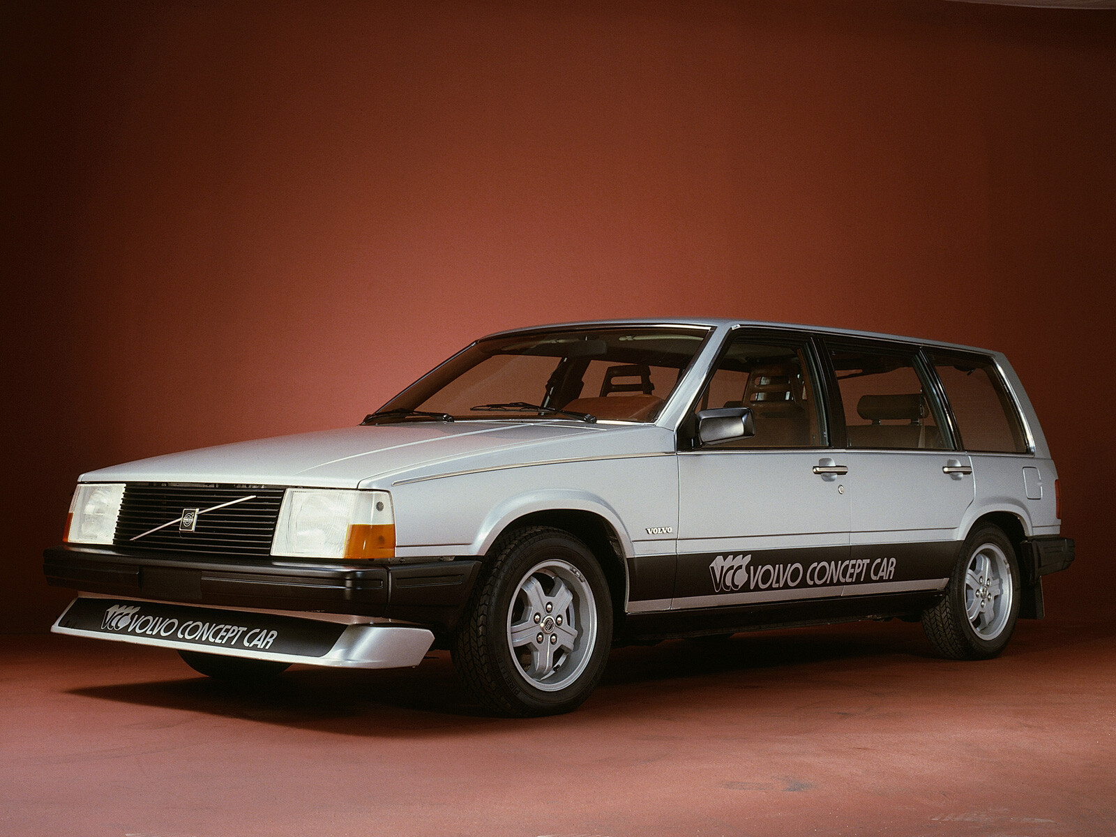 Cars 1980 volvo vcc Desk Mat Stitched