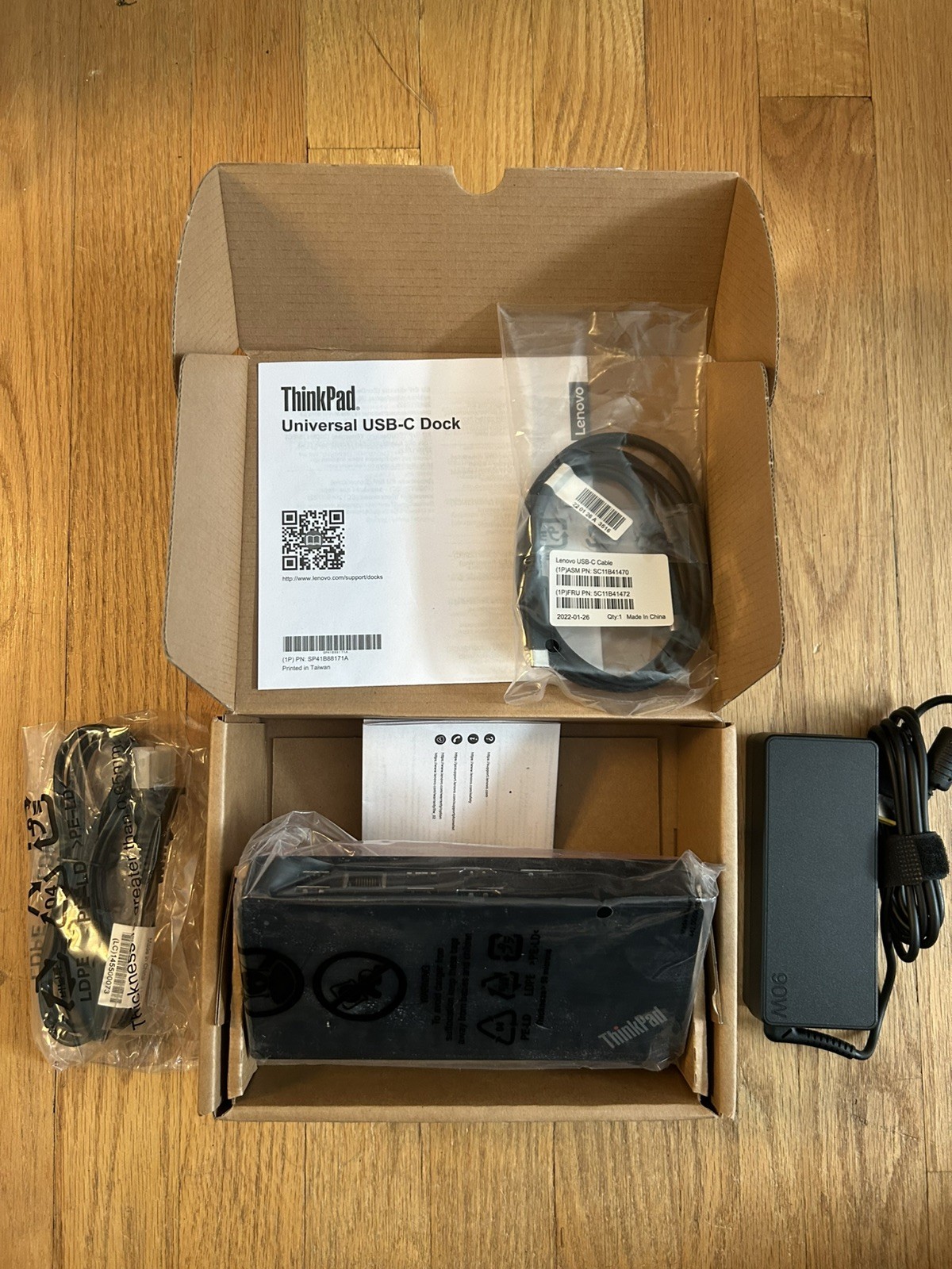 Lenovo 40AY0090US ThinkPad Universal USB-C Docking Station