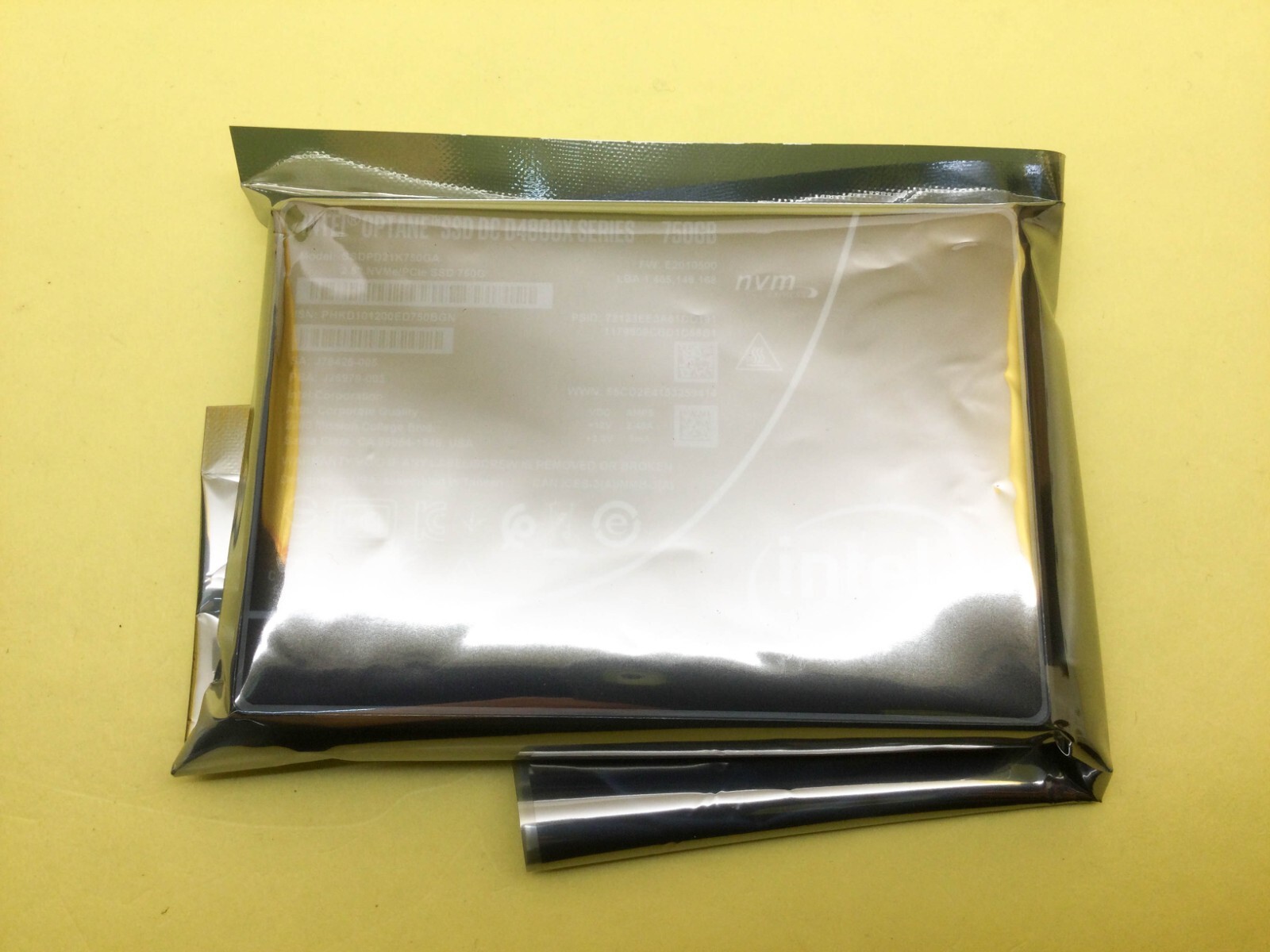 Intel Optane DC D4800X Series 750GB PCIe NVMe U.2 2.5in SSD SSDPD21K750GA New