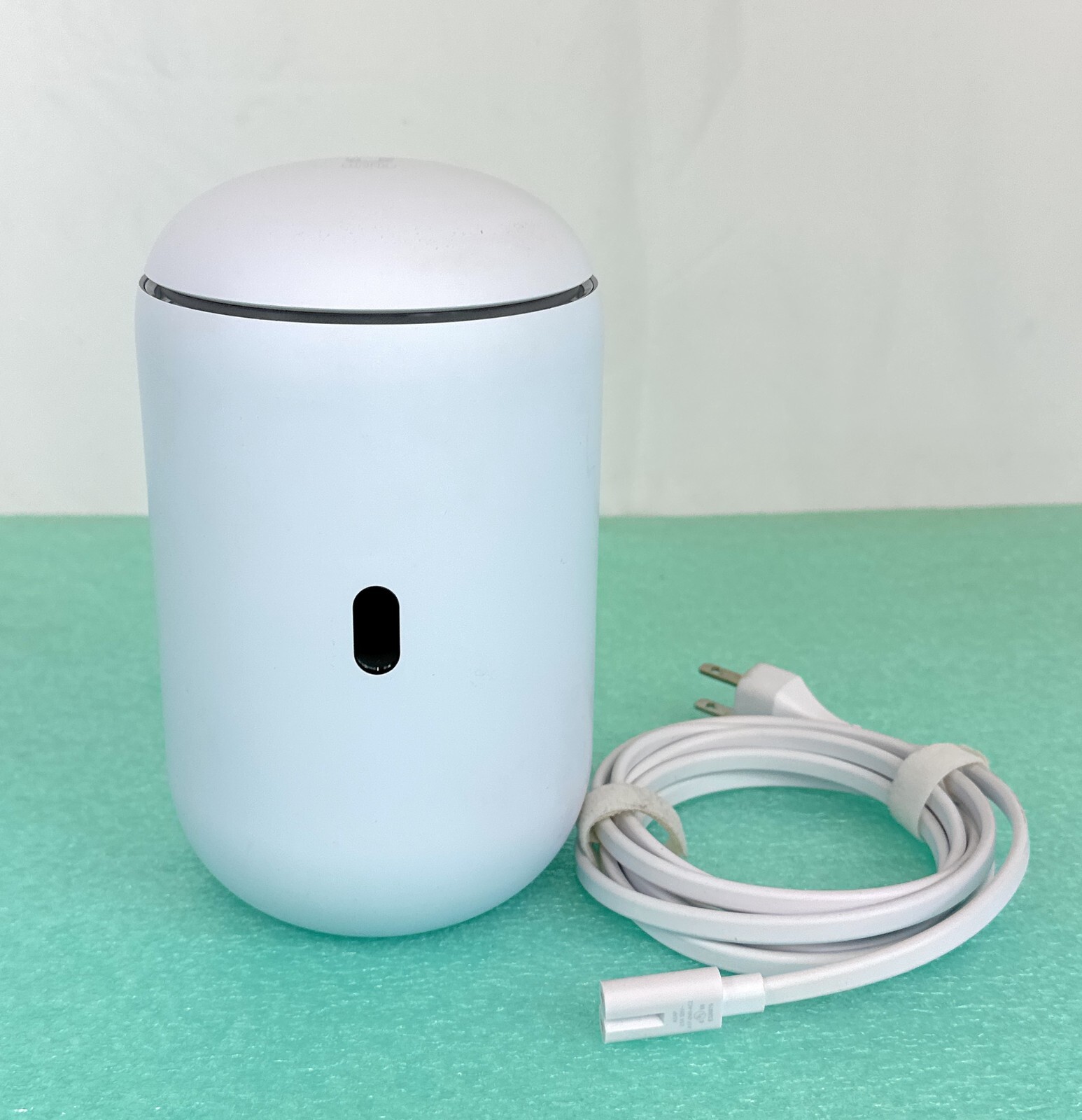 Ubiquiti UniFi Dream Router UDR - Good Condition - GbE, Wi-Fi 6, PoE ports