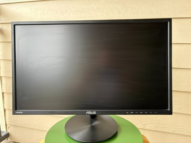 ASUS Monitor  VN248H-P  - Super Narrow Frame Design with built in speakers