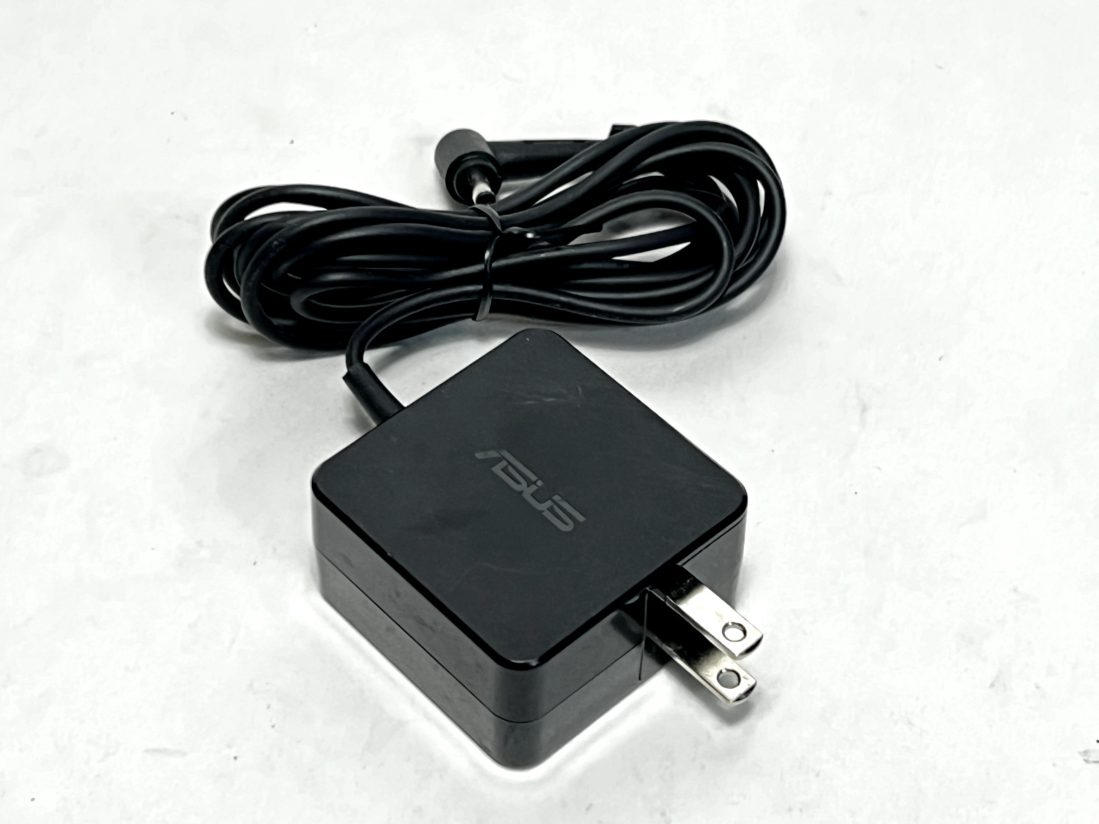 ASUS 19V 1.75A 37W Genuine AC Power Adapter Charger MODEL: AD890326