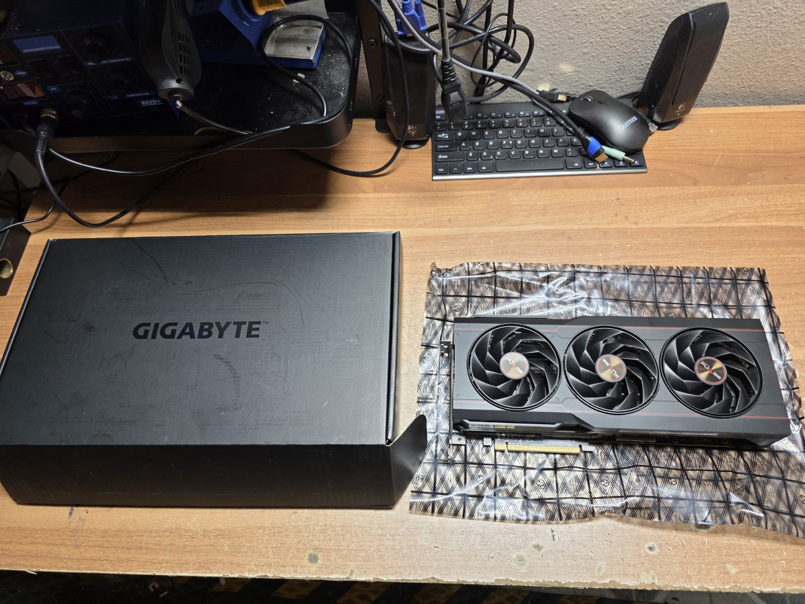 SAPPHIRE PULSE AMD Radeon RX 7900 XTX 24GB GDDR6 Graphics Card