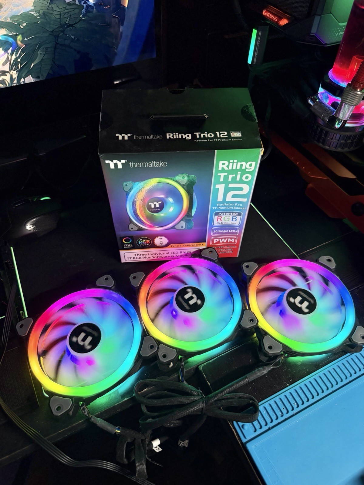 Thermaltake CL-F072-PL12SW-A Riing Trio 12 RGB Radiator Fan TT Premium Edition 3