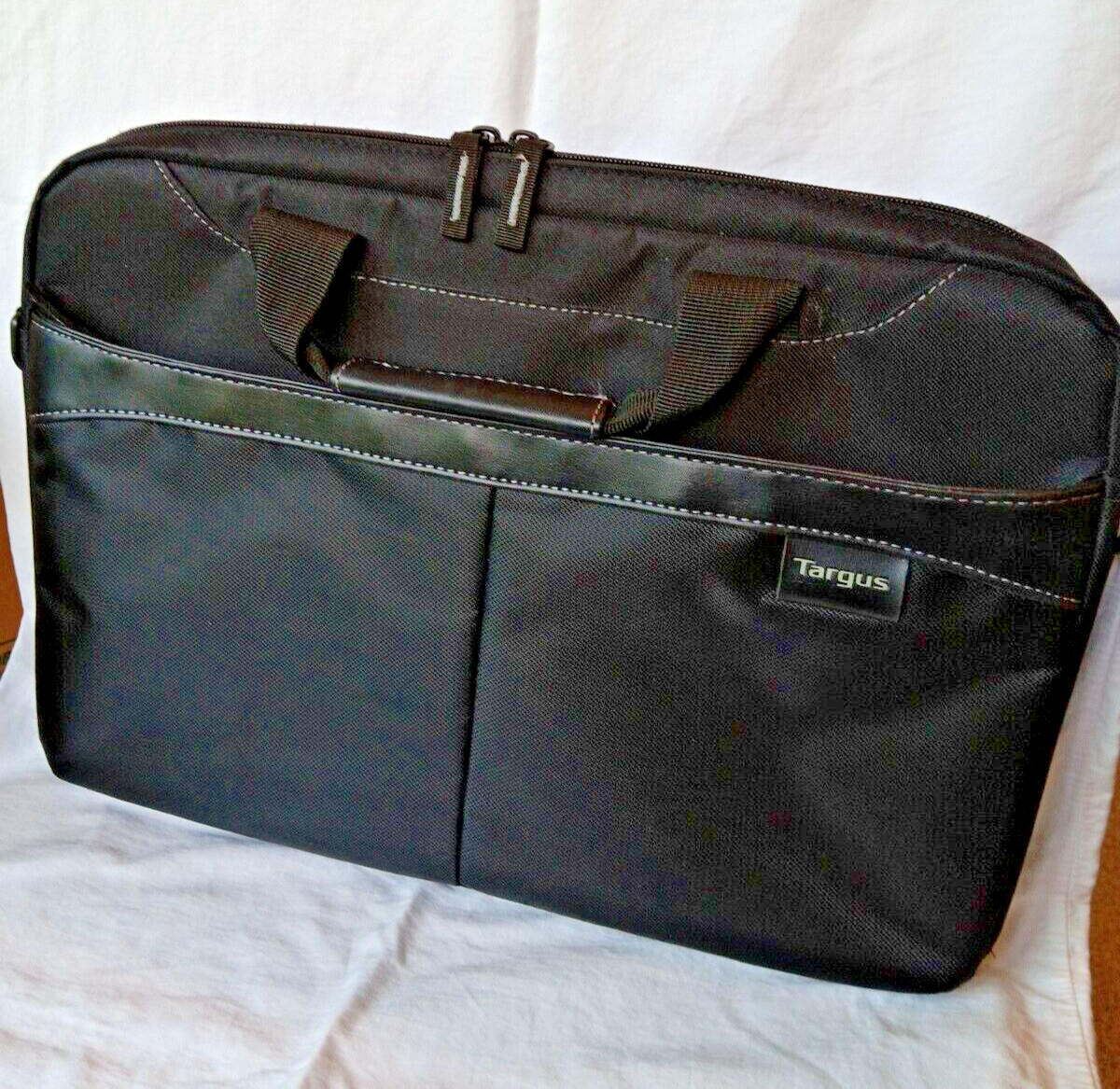 Targus -Laptop Briefcase Business Casual Slipcase TSS898 15.6"  - Black